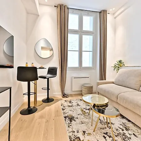 Chic Au Centre Du Sentier - Ii * París